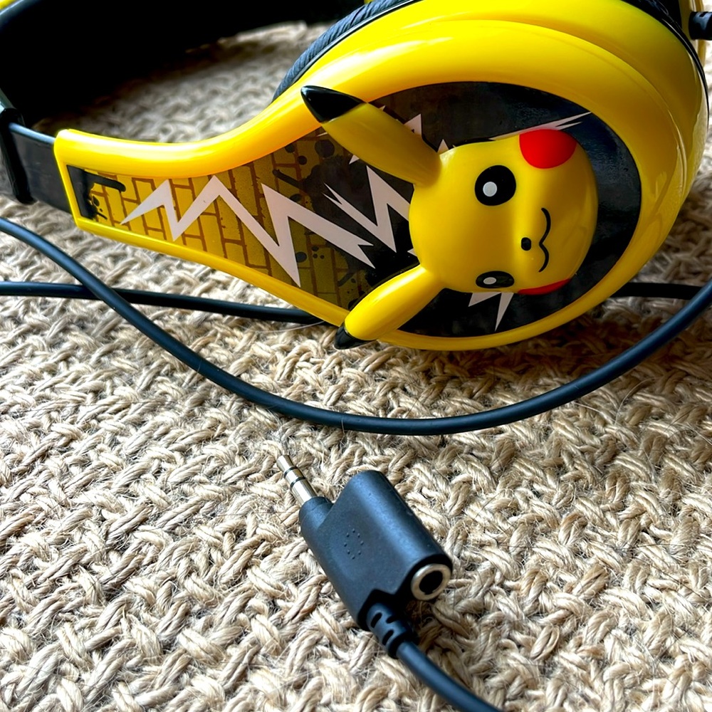 Pikachu Headphones - Picture 2 of 3